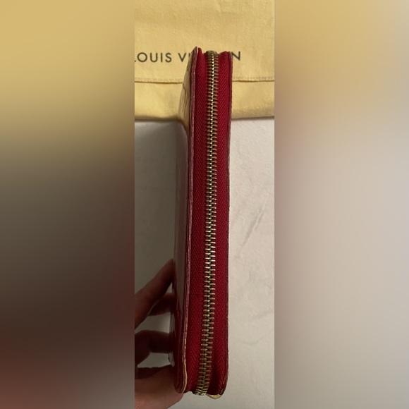 Authentic Louis Vuitton Long Zippi Vernis Monogram Wallet Red Color - Picture 10 of 16